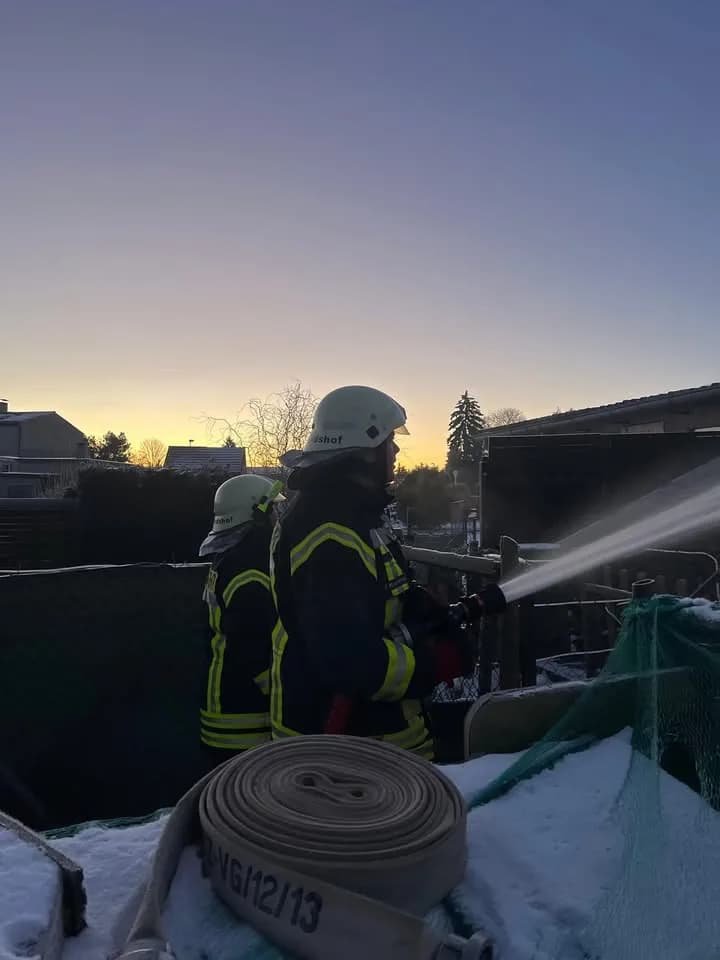 B Feuer Mittel Garagenbrand