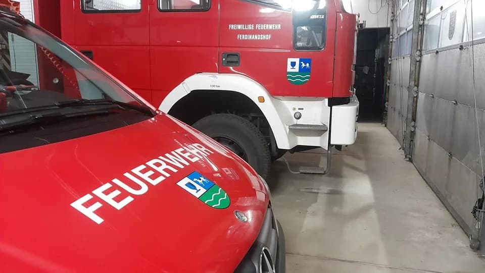 H klein Türnotöffnung