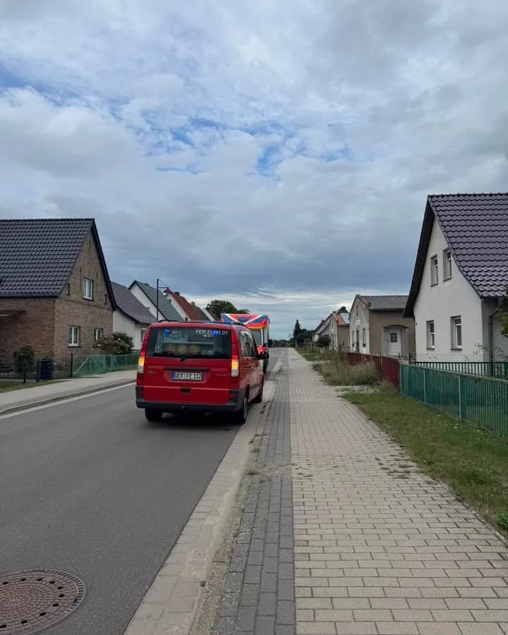H- Klein Türnotöffnung