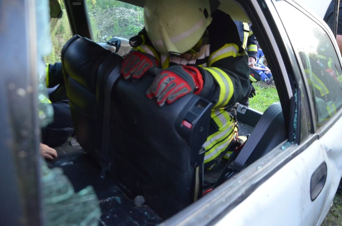 Am Freitag, dem 18.09.2020, traf sich der Löschzug zusammen mit der Löschgruppe zu einer gemeinsamen TH (Technische Hilfeleistung) Ausbildung. Auch unsere Jugendfeuerwehr Ferdinandshof war mit dabei, um sich die Ausbildung anzuschauen.