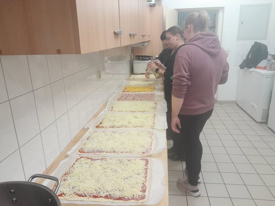 +++ Ausbildung und Hinweis an die Bevölkerung +++
