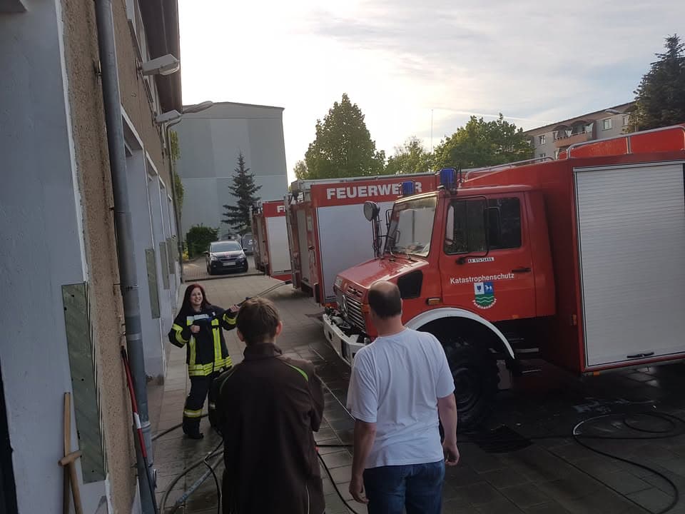 Die Vorbereitungen für den morgigen Tag haben begonnen und wurden erfolgreich abgeschlossen, denn in 13 Stunden ist es so Weit die Finalen Vorbereitungen werden morgen früh abgeschlossen.