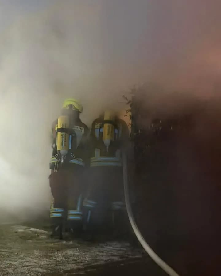 B- Feuer Klein, B Müllbehälter