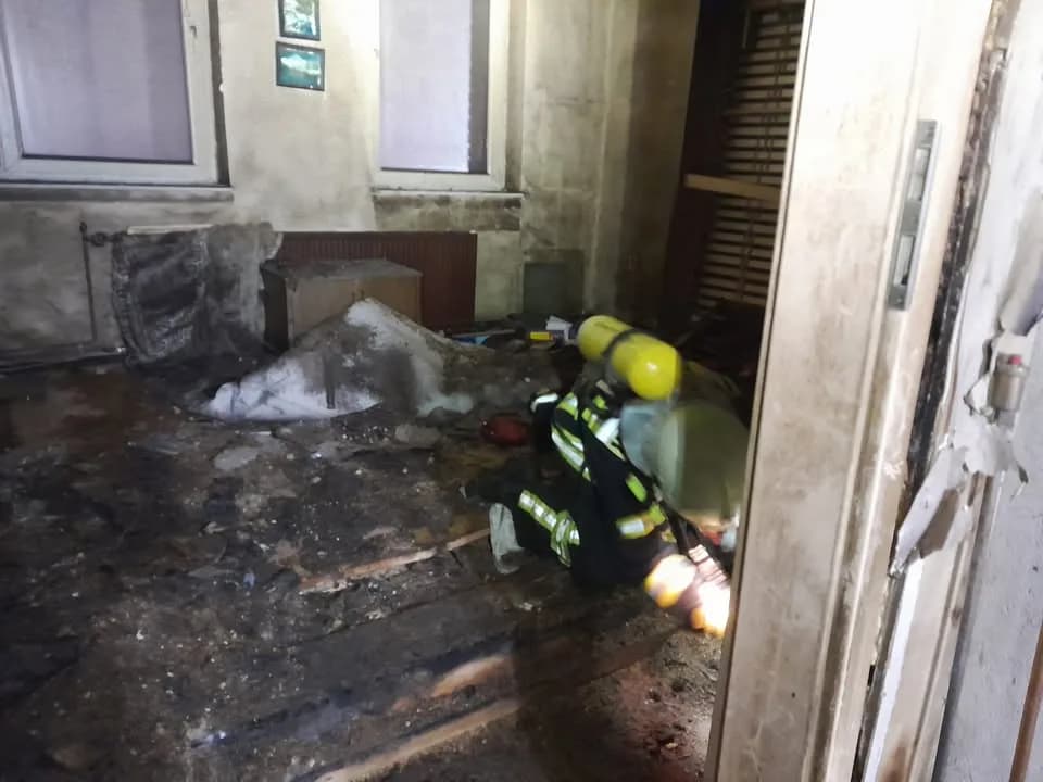 Feuer Mittel Zimmerbrand