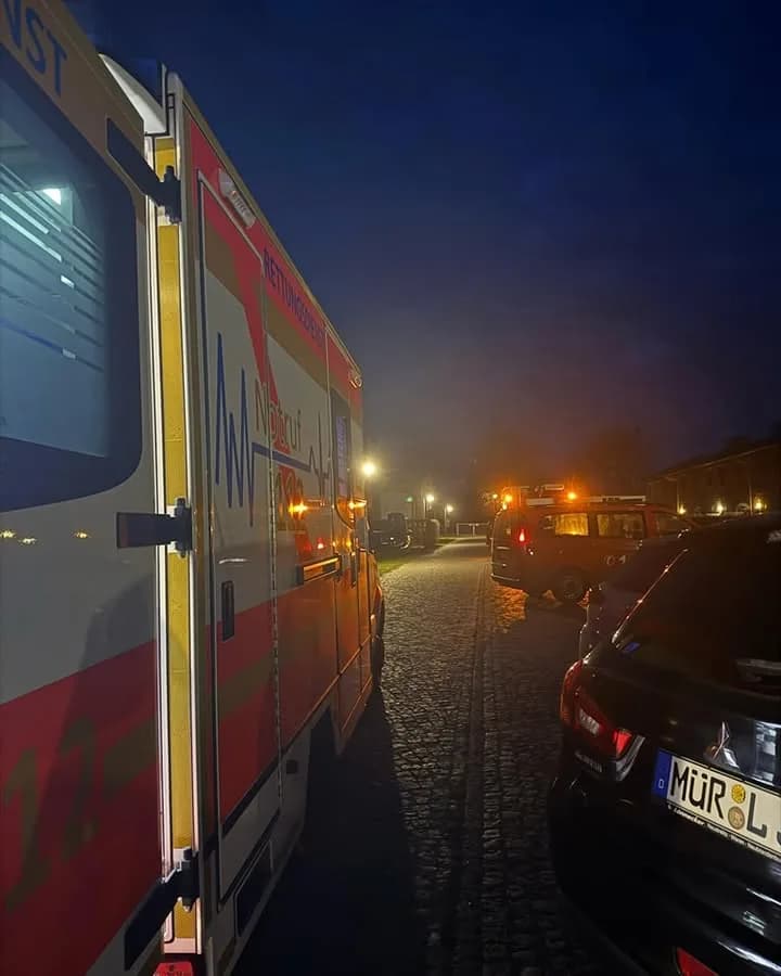 H klein Türnotöffnung