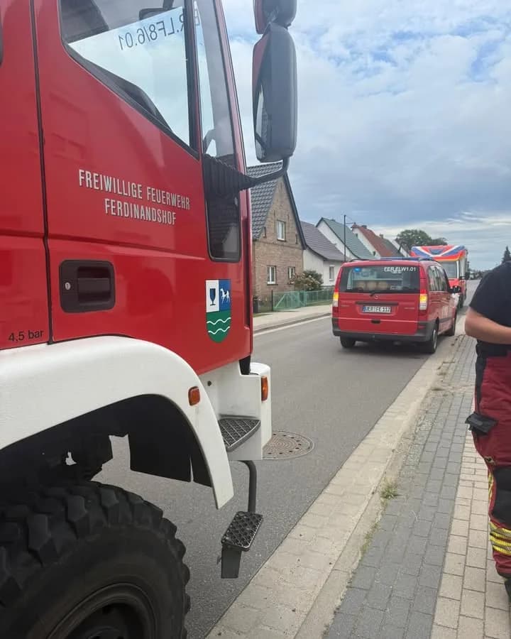 H- Klein Türnotöffnung