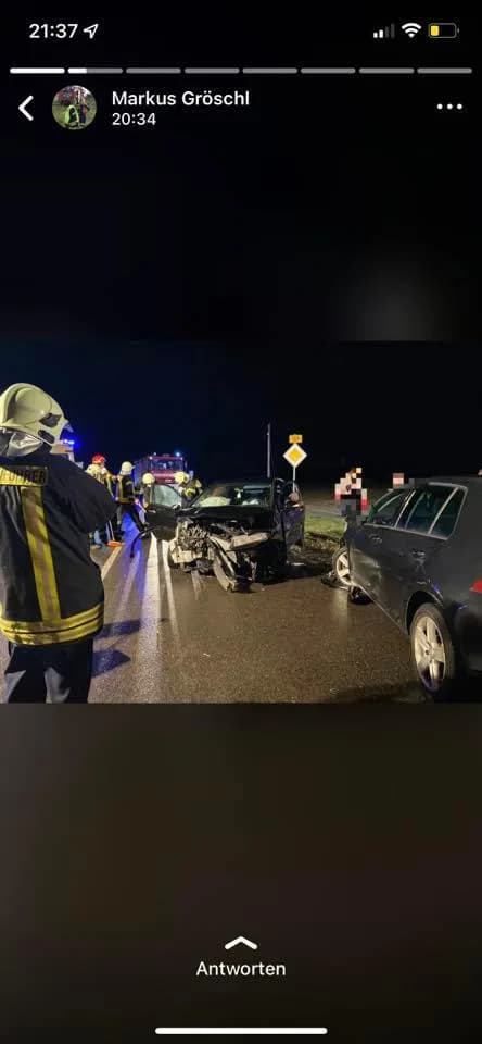 H - VKU schwer, Person eingeklemmt, 3 PKW