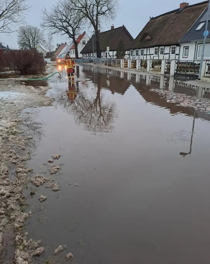 H1_Wasserschaden - Wasserrohrbruch